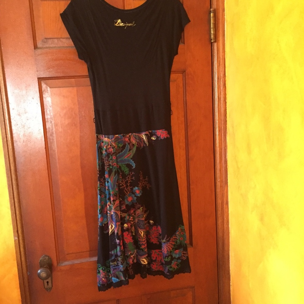 Short sleeve dress